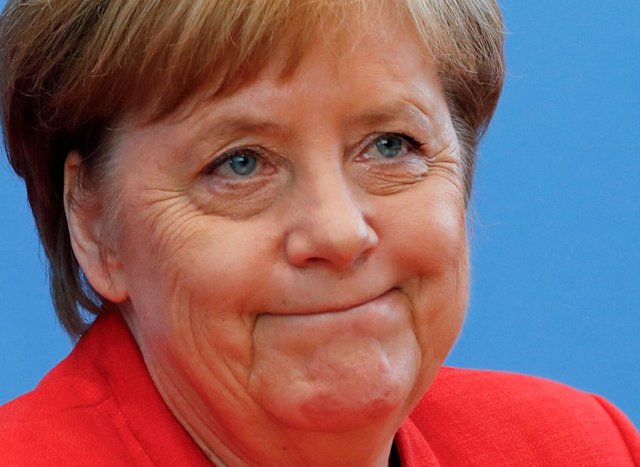 مرکل: آلمان مقابل استفاده از سلاح شیمیایی در سوریه بی‌تفاوت نمی‌نشیند