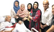چه کسی از هنرمندان خواست با مشایخی عکس بگیرند؟