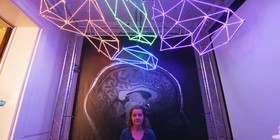 ابداع هدست تبدیل فعالیت مغزی به نمایش نوری+فیلم