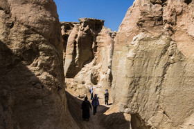  برخى از اهالى معتقدند با تاریك شدن هوا در «دره ستارگان» محل رفت و آمد ارواح و اجنه است اما تاكنون صحت چنین چیزى به اثبات نرسیده است.