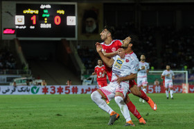 هفته اول لیگ برتر دیدار تیم های  پدیده مشهد  و پرسپولیس تهران در ورزشگاه امام رضا (ع)