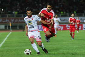 هفته اول لیگ برتر دیدار تیم های  پدیده مشهد  و پرسپولیس تهران در ورزشگاه امام رضا (ع)