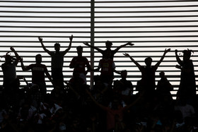 هفته اول لیگ برتر دیدار تیم های پدیده مشهد  و پرسپولیس تهران در ورزشگاه امام رضا (ع)