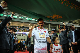 هفته اول لیگ برتر دیدار تیم های پدیده مشهد  و پرسپولیس تهران در ورزشگاه امام رضا (ع)