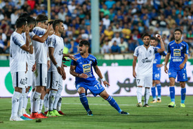 دیدار تیم‌های فوتبال استقلال تهران و پیکان تهران - هفته اول لیگ برتر