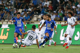 دیدار تیم‌های فوتبال استقلال تهران و پیکان تهران - هفته اول لیگ برتر