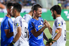 دیدار تیم‌های فوتبال استقلال تهران و پیکان تهران - هفته اول لیگ برتر