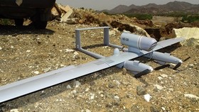 بیش از ۱۰۰ حمله هوایی ائتلاف عربی به مناطق مختلف یمن/سرنگونی پهپاد جاسوسی ائتلاف