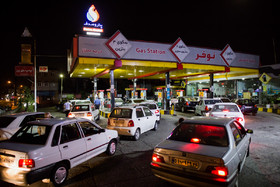 شلوغی پمپ بنزین‌های شهر رشت  درپی شایعه  قحطی «بنزین»