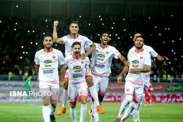 پرسپولیس ۳ - فولاد صفر/ پرسپولیس بازهم به تنهایی صدرنشین شد