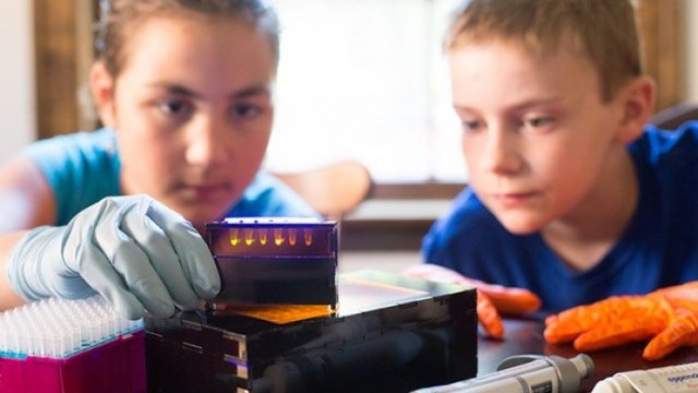 آموزش زیست‌شناسی با دستگاه "خشک‌انجماد دی. ان. ای"