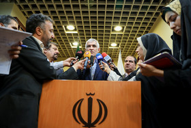 سید محمد علی افشانی، شهردار تهران در جمع خبرنگاران، در حاشیه جلسه ستاد مدیریت بحران شهر تهران 