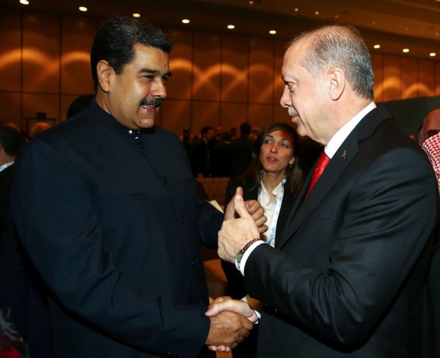 اعلام حمایت اردوغان از مادورو: برادرم کنارت هستیم