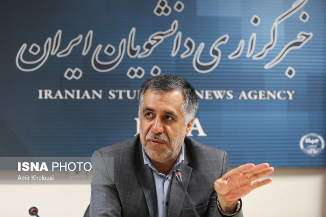 پاسخ به حاشیه‌های خانه کتاب