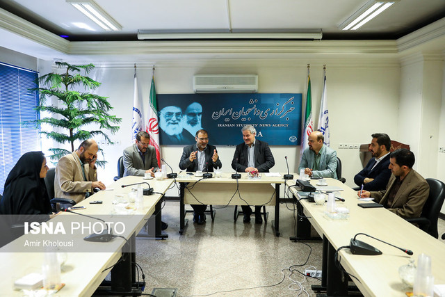 مردم با خیال راحت در بانک‌ها سپرده‌گذاری ارزی کنند