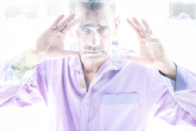 بیماران روانی مزمن علاقه زیادی به معاشرت با دیگران دارند . 