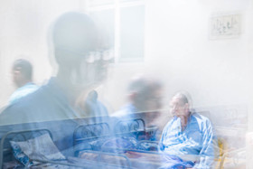 خیلی از این بیماران سالهاست که هیج ملاقات کننده ای ندارند. 