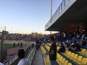 تشویق حسینی و ماهینی باعث درگیری بین هواداران شد/ سکوهای ملتهب در تمرین پرسپولیس