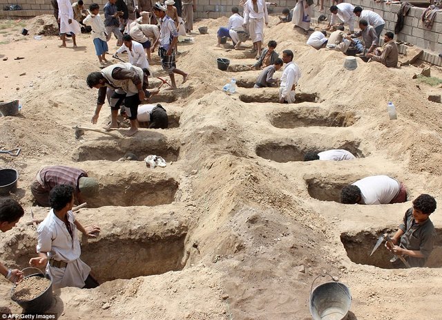 تجمع یمنی‌ها در محکوم کردن سکوت بین‌المللی در قبال جنایت‌های عربستان 