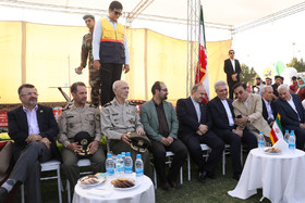 از کتک خوردن عکاس تا جای خالی یک زن!