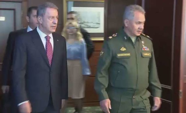 گفتگوی وزرای دفاع روسیه و ترکیه
