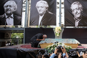 تشییع پیکر عزت الله انتظامی