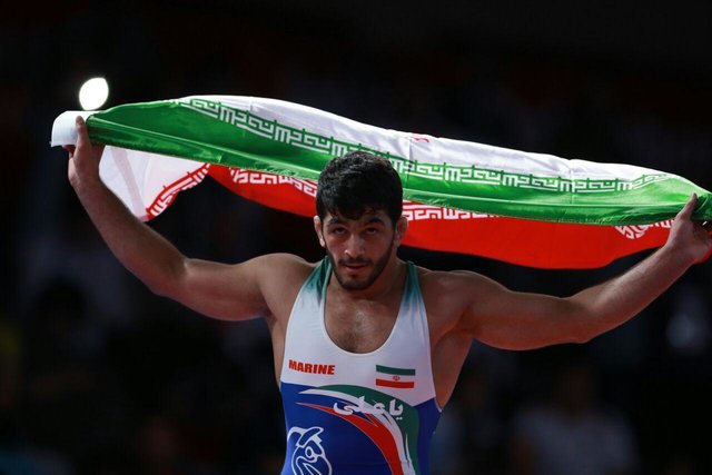 تمام قهرمانان المپیک ایران؛ ۲۲ «شکارچی طلا»