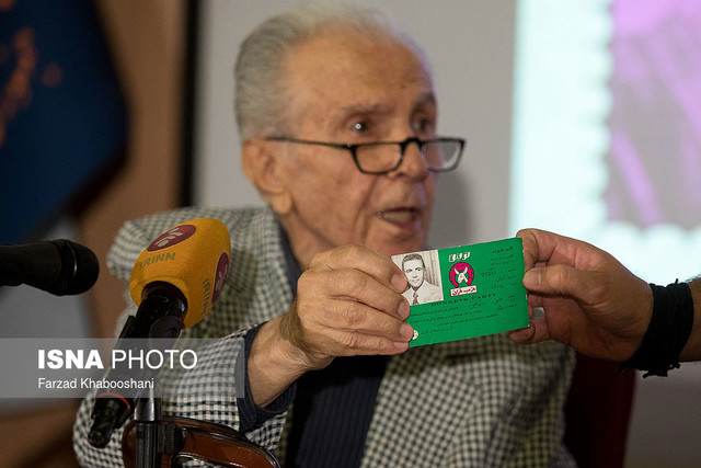 مرور خاطرات «توفیق»، از ضمیمه بند تنبان تا عضویت در حزب «خران» مرور خاطرات «توفیق»، از ضمیمه بند تنبان تا عضویت در حزب «خران»