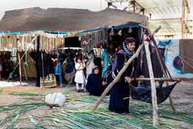 مشکه‌زنی یکی از زنان عشایر که به او مشکه زن یا مالازن می‌گویند. «مشکه» وسیله ای که با آن ماست را به دوغ تبدیل کرده و کره ماست را می‌گیرند. مشکه از پوست گوسفند و یا گوساله یک یا دوساله درست می‌شود این پوست باید پاره نباشد و از عقب حیوان کنده شود. 