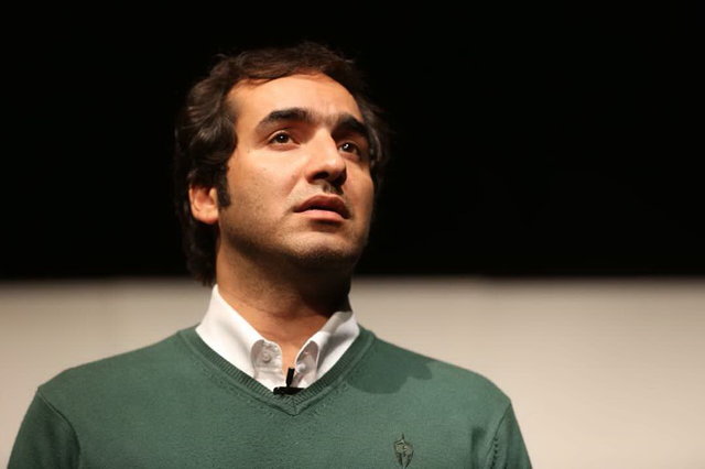خوانش نمایشنامه‌ی سجاد افشاریان در حمایت از قربانی‌های اسیدپاشی