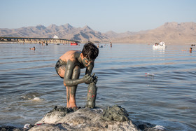 لجن درمانی در سواحل دریاچه ارومیه