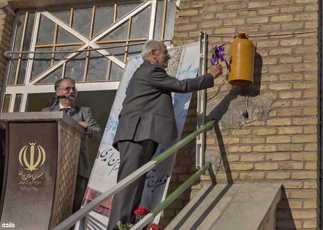 درخواست ۷۰۰ دانش‌آموز قدیمی برای زنده نگه‌داشتن نام یک دبیرستان