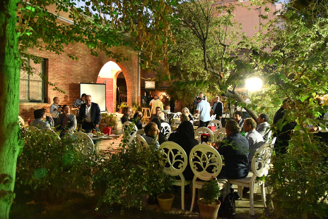 در بازدید هنرمندان از خانه "سیمین و جلال" چه گذشت؟