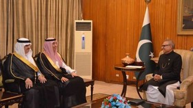 دیدار رئیس جمهور جدید پاکستان با وزیر اطلاع رسانی عربستان