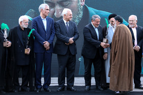 محسن هاشمی رفسنجانی ،راجح الموسوي سفیر عراق و محمد علی افشانی در آیین اهتزاز پرچم ۱۰۰۰ متری یاحسین
