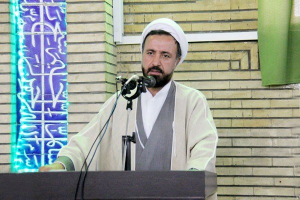 لازمه گریاندن و سینه‌زنی کسب معرفت حسینی است