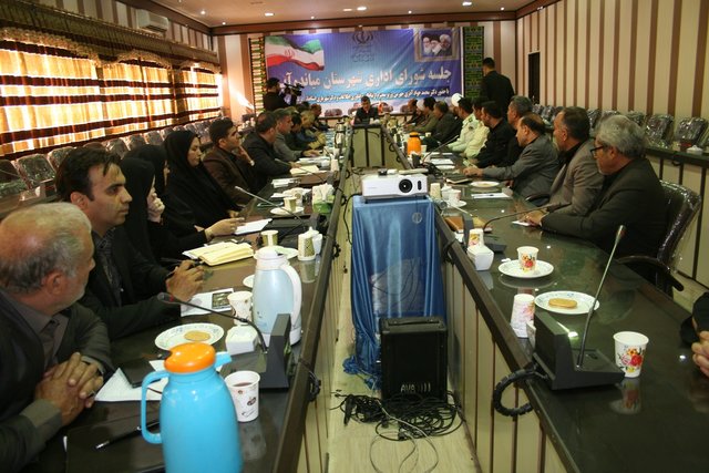 درست نیست بگوییم تمام بیکاران را بکار می‌گیریم