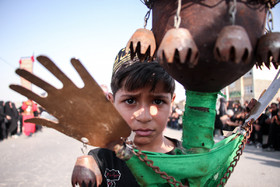 کاروان نمادین کربلا در خمینی‌شهر