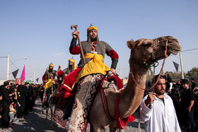 کاروان نمادین کربلا در خمینی‌شهر