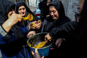 مراسم حلواپزان توسط زنان در بازار تهران