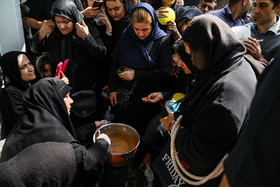 مراسم حلواپزان توسط زنان در بازار تهران
