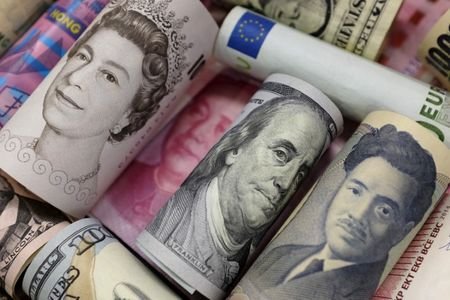 دلار و پوند و ین