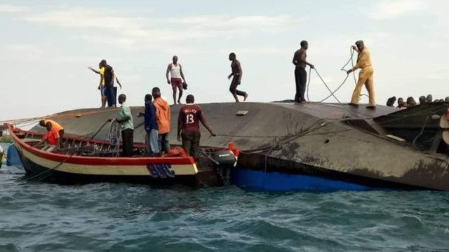 افزایش شمار قربانیان حادثه واژگونی قایق در تانزانیا به بیش از 100 تن