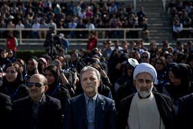 حضور کرمی، رئیس نهاد نمایندگی مقام معظم رهبری در دانشگاه تهران، محمود نیلی احمدآبادی، رییس دانشگاه تهران در آیین ورود نو دانشجویان دانشگاه تهران