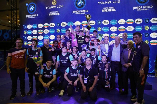 اخراج از شرکت نفت، پاداش مربی که تیمش ۲ بار قهرمان جهان شد!