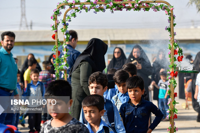 برگزاری جشن شکوفه‌ها برای ۳۵ هزار دانش‌آموز کلاس اولی در لرستان