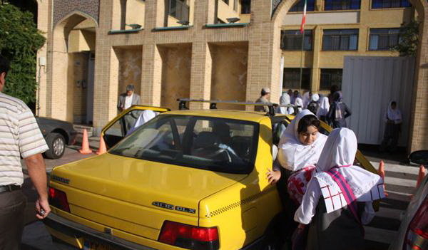 توضیح شرکت تاکسی اینترنتی در رابطه با مشکلات راه‌اندازی سرویس مدارس