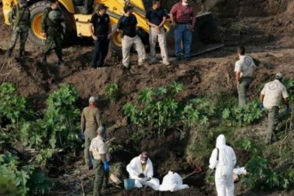 کشف بقایای ۲۵ جسد در یک گور دسته‌ جمعی در مکزیک