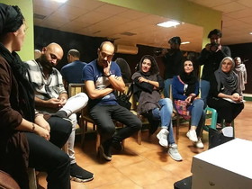 "نشانه‌ها" در تئاتر می‌آید