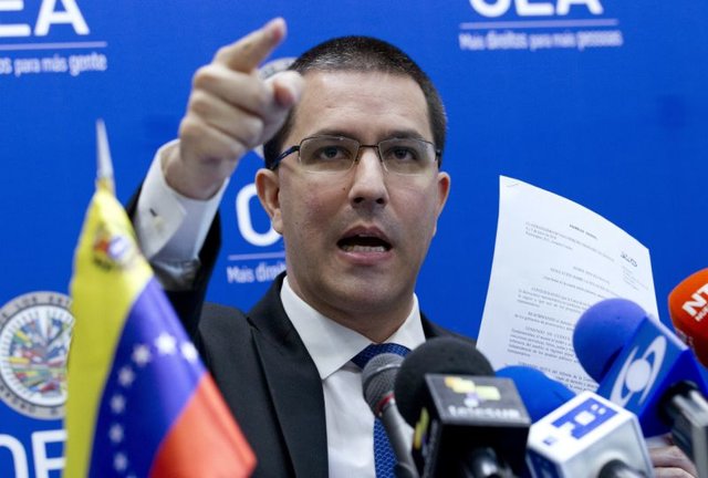 وزیر خارجه ونزوئلا: پامپئو به دنبال دلیلی برای استارت جنگ است